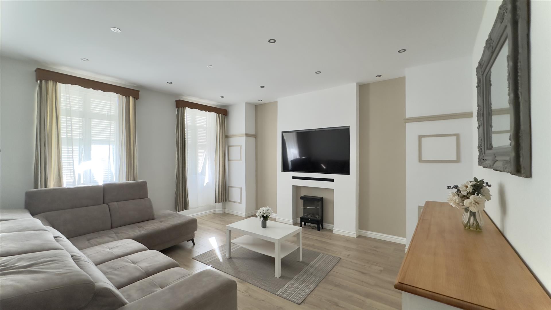 Image of House - 3 Bedrooms - 1 Bathrooms for Sale in South District-Gibraltar, Image 1